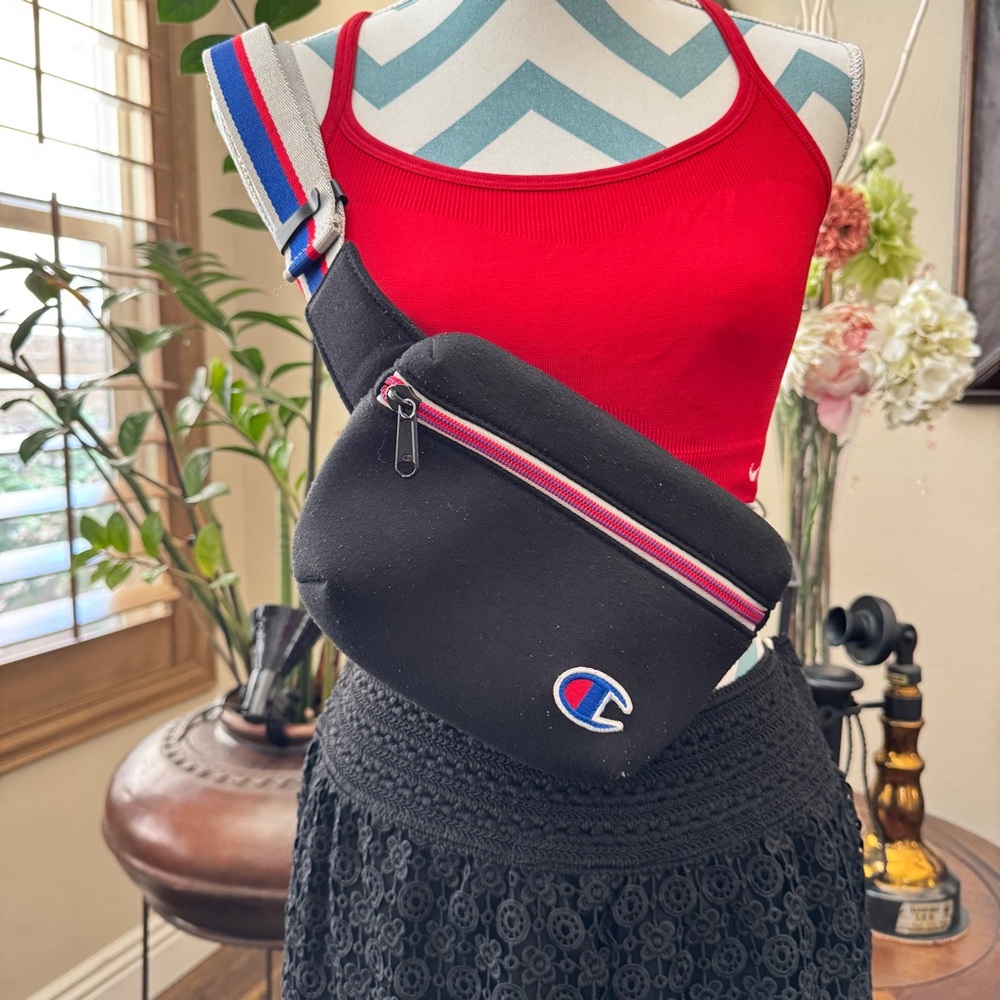 ✅NEW “Champion” Black Crossbody Bag with Red and Blue Straps